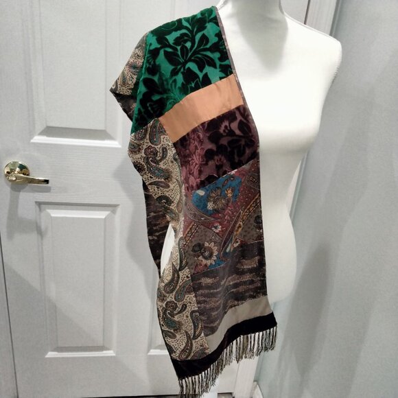 Scarf, Italian Burnout Velvet and Silk Patchwork, Fringed, Reversible, NWOT - Picture 6 of 14